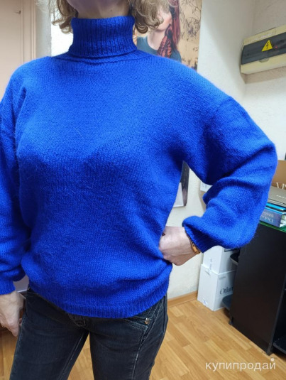 Продаю вязаный спицами свитер